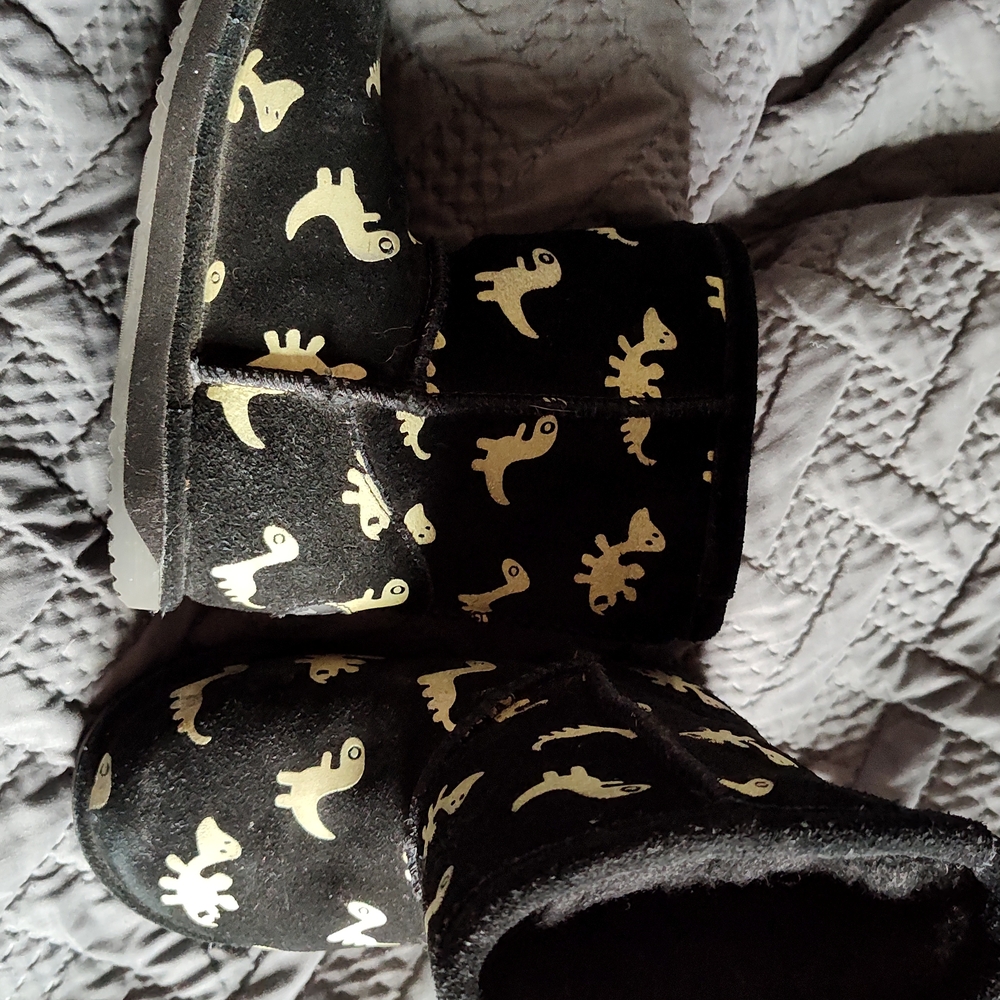 Emu Kids Boots - Black with Cream Dinosaur Print